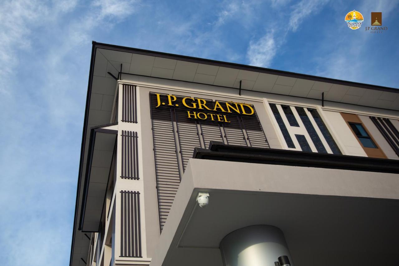 J.P.Grand Hotel Trat Exteriör bild